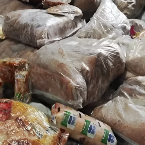 Alimentos vencidos apreendidos em Manaus