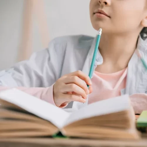 Leitura na infância e adolescência: importância e benefícios