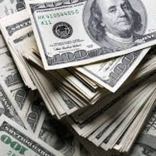 Dólar cai e fecha a R$ 5,42, menor valor em quase um ano